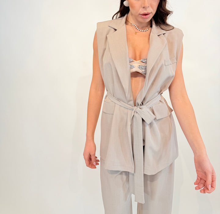 Tailleur smanicato Eva