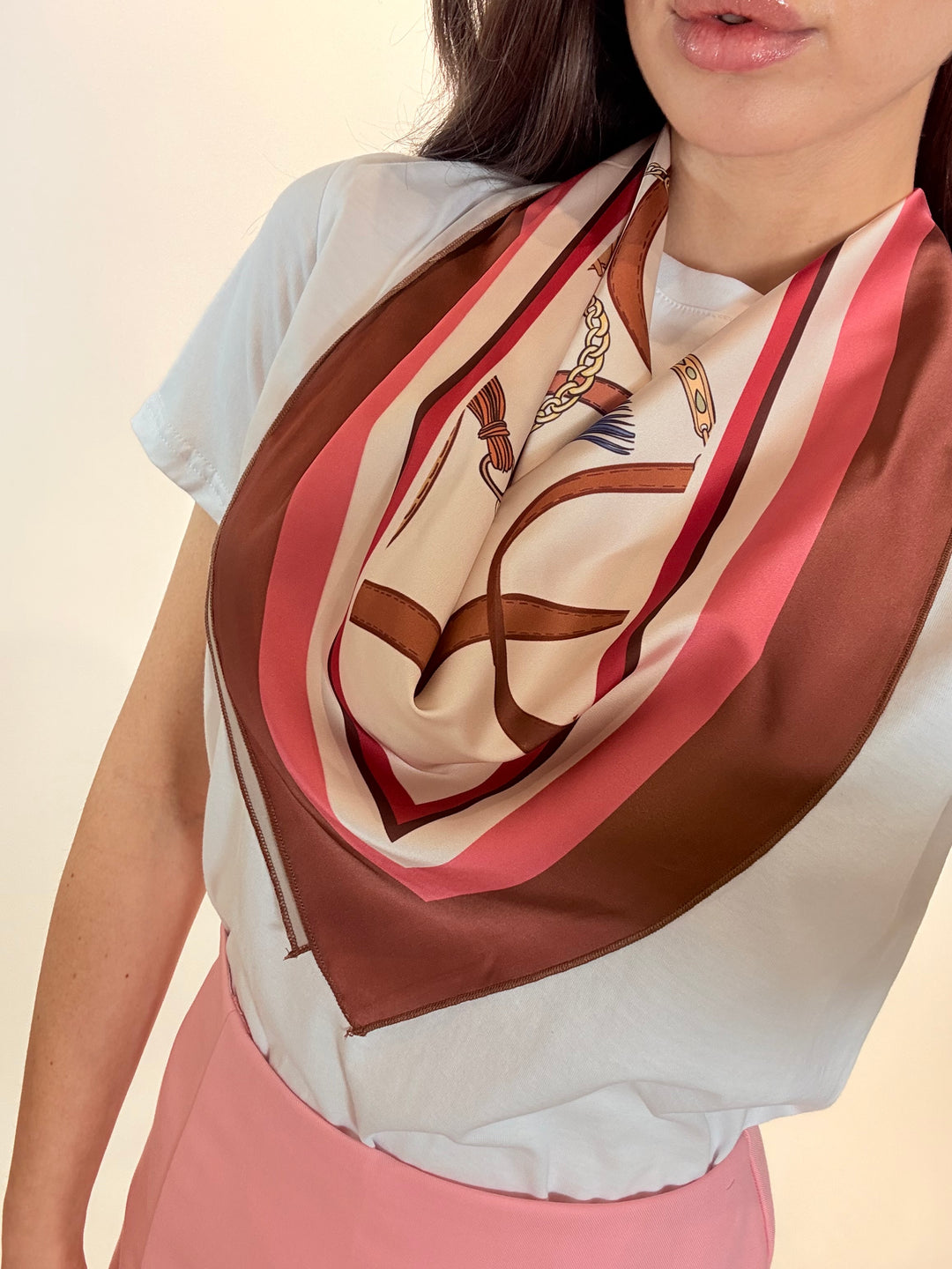 T shirt con foulard