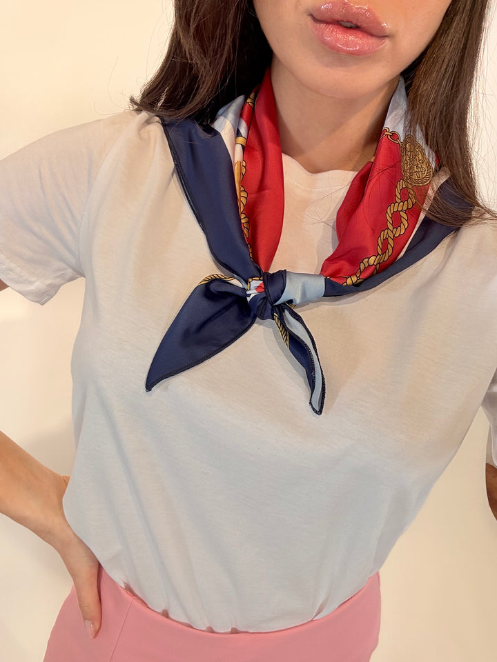 T shirt con foulard