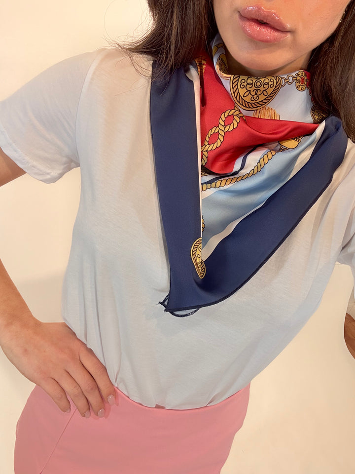 T shirt con foulard